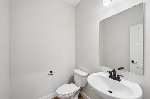 16-web-or-mls-Greywood Blvd SW-S1909-016.jpg