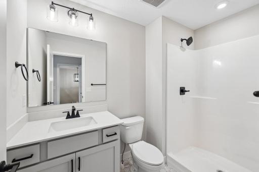 32-web-or-mls-Greywood Blvd SW-S1909-032.jpg