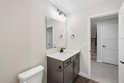20-web-or-mls-Greywood Blvd SW-S1909-020.jpg