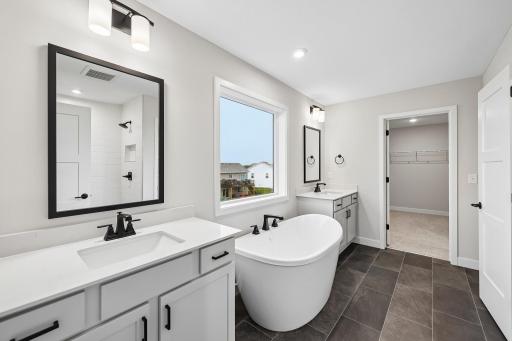 40-web-or-mls-Greywood Blvd SW-S1909-040.jpg