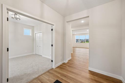 13-web-or-mls-Greywood Blvd SW-S1909-013.jpg