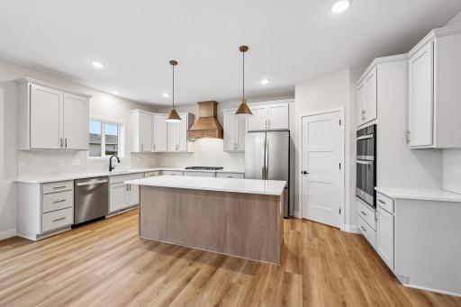 10-web-or-mls-Greywood Blvd SW-S1909-010.jpg