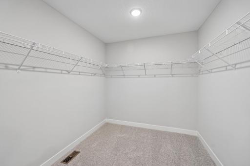 43-web-or-mls-Greywood Blvd SW-S1909-043.jpg