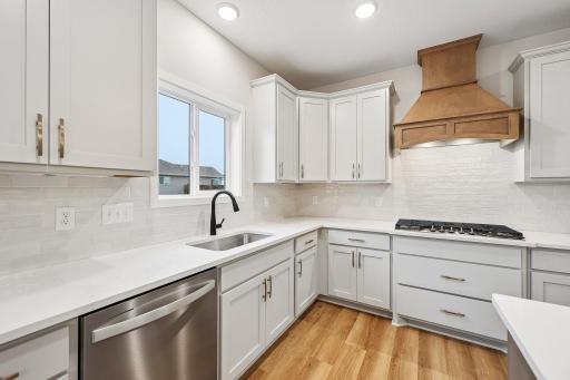 12-web-or-mls-Greywood Blvd SW-S1909-012.jpg