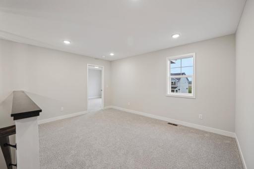 35-web-or-mls-Greywood Blvd SW-S1909-035.jpg