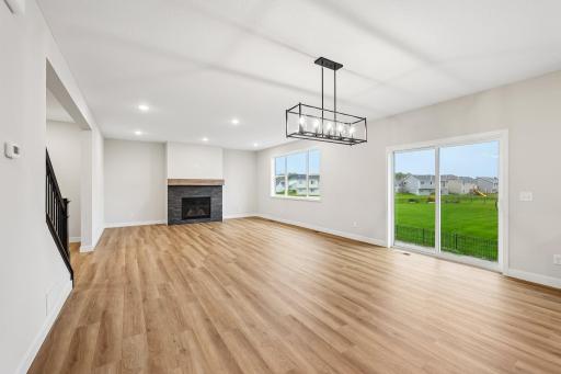 6-web-or-mls-Greywood Blvd SW-S1909-006.jpg