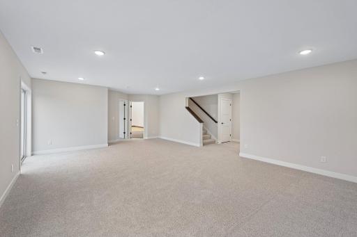 22-web-or-mls-Greywood Blvd SW-S1909-022.jpg
