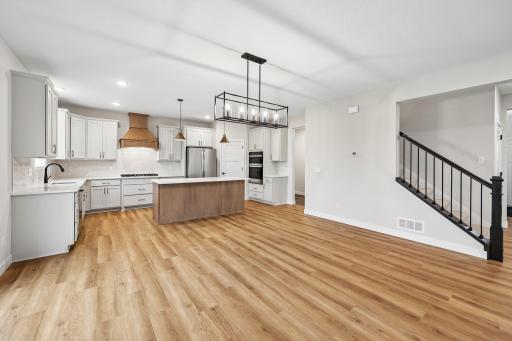 8-web-or-mls-Greywood Blvd SW-S1909-008.jpg