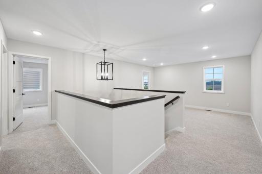 36-web-or-mls-Greywood Blvd SW-S1909-036.jpg
