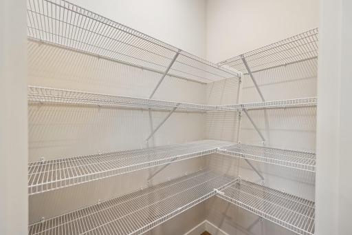 52-web-or-mls-Greywood Blvd SW-S1909-052.jpg