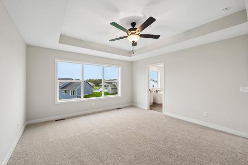 38-web-or-mls-Greywood Blvd SW-S1909-038.jpg