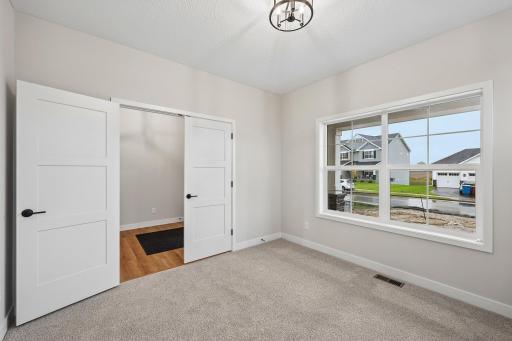 15-web-or-mls-Greywood Blvd SW-S1909-015.jpg