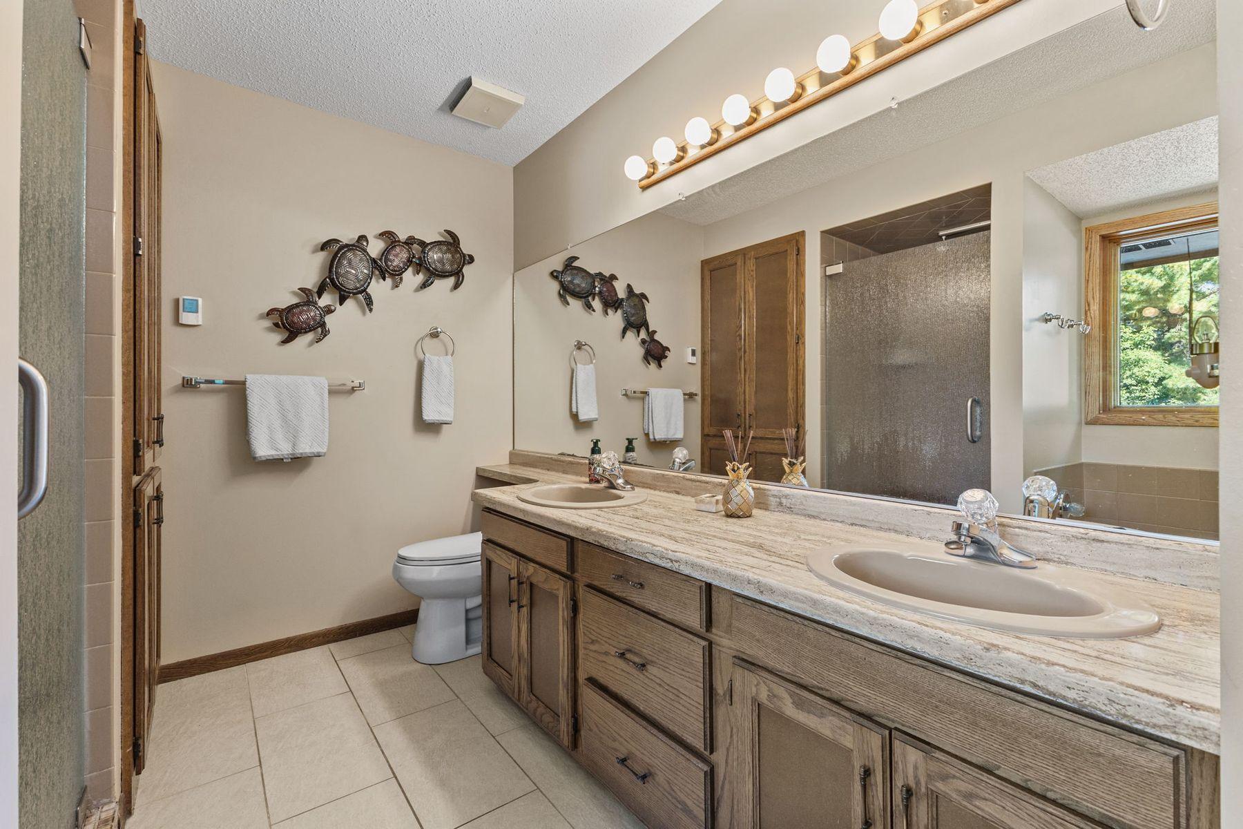 1615 LAurel Ave Primary Bath with double sinks