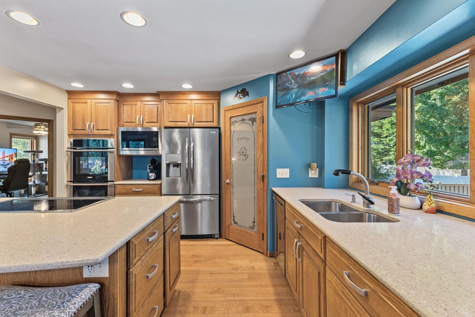 1615 Laurel Ave Kitchen with walk in pantry