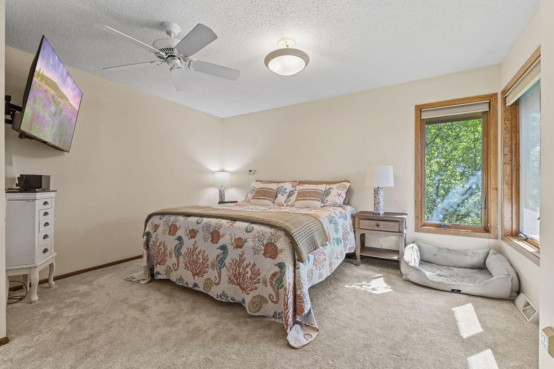 1615 LAurel Ave Primary Suite