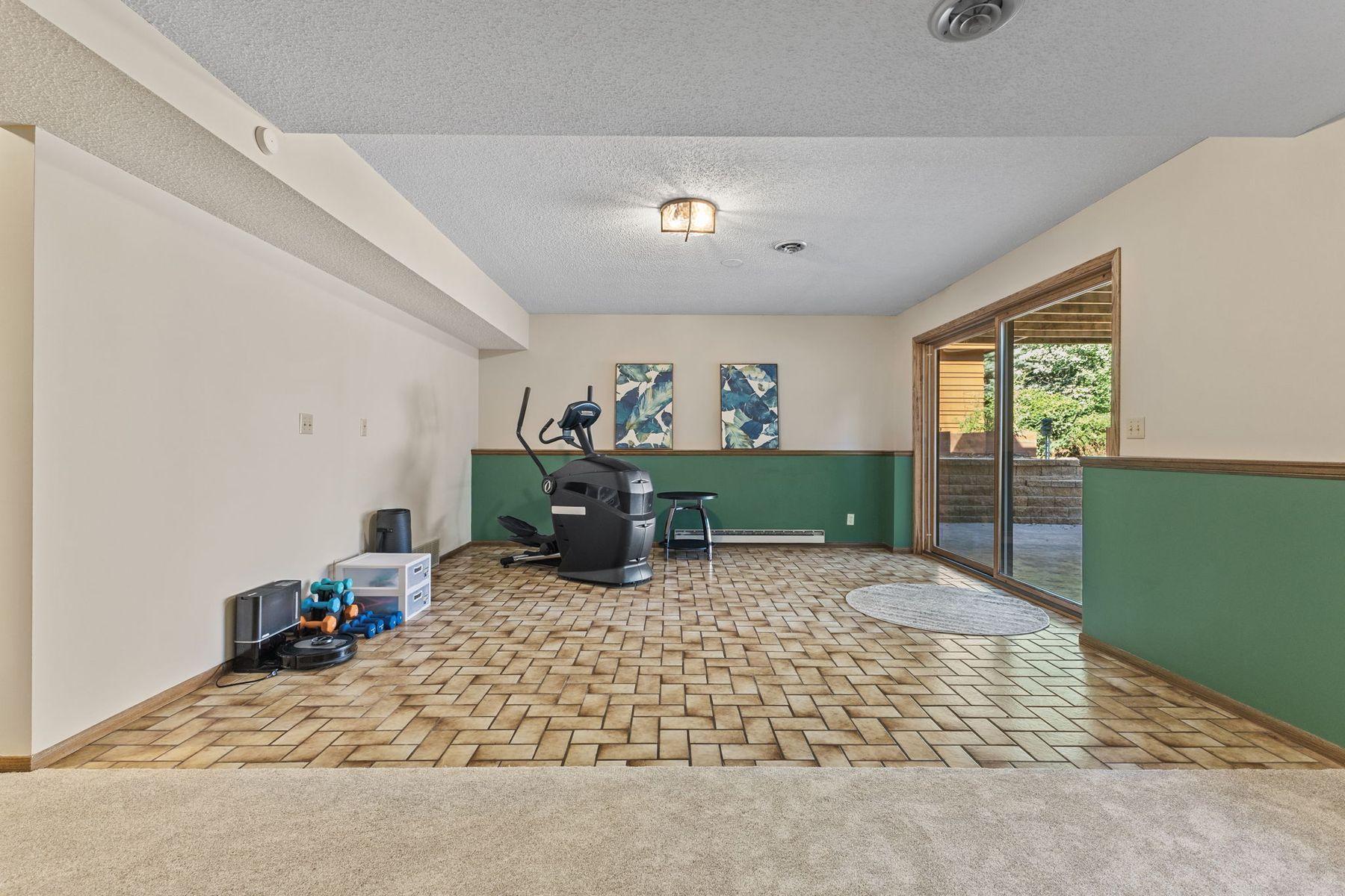 1615 Laurel Ave Lower Level walkout basement with Flex space