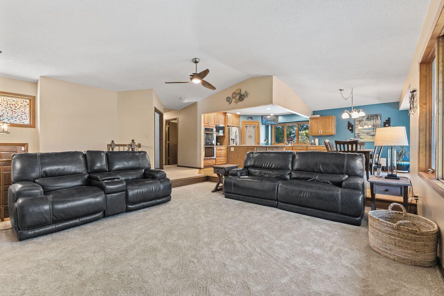 1615 Laurel Ave Open Floor Plan