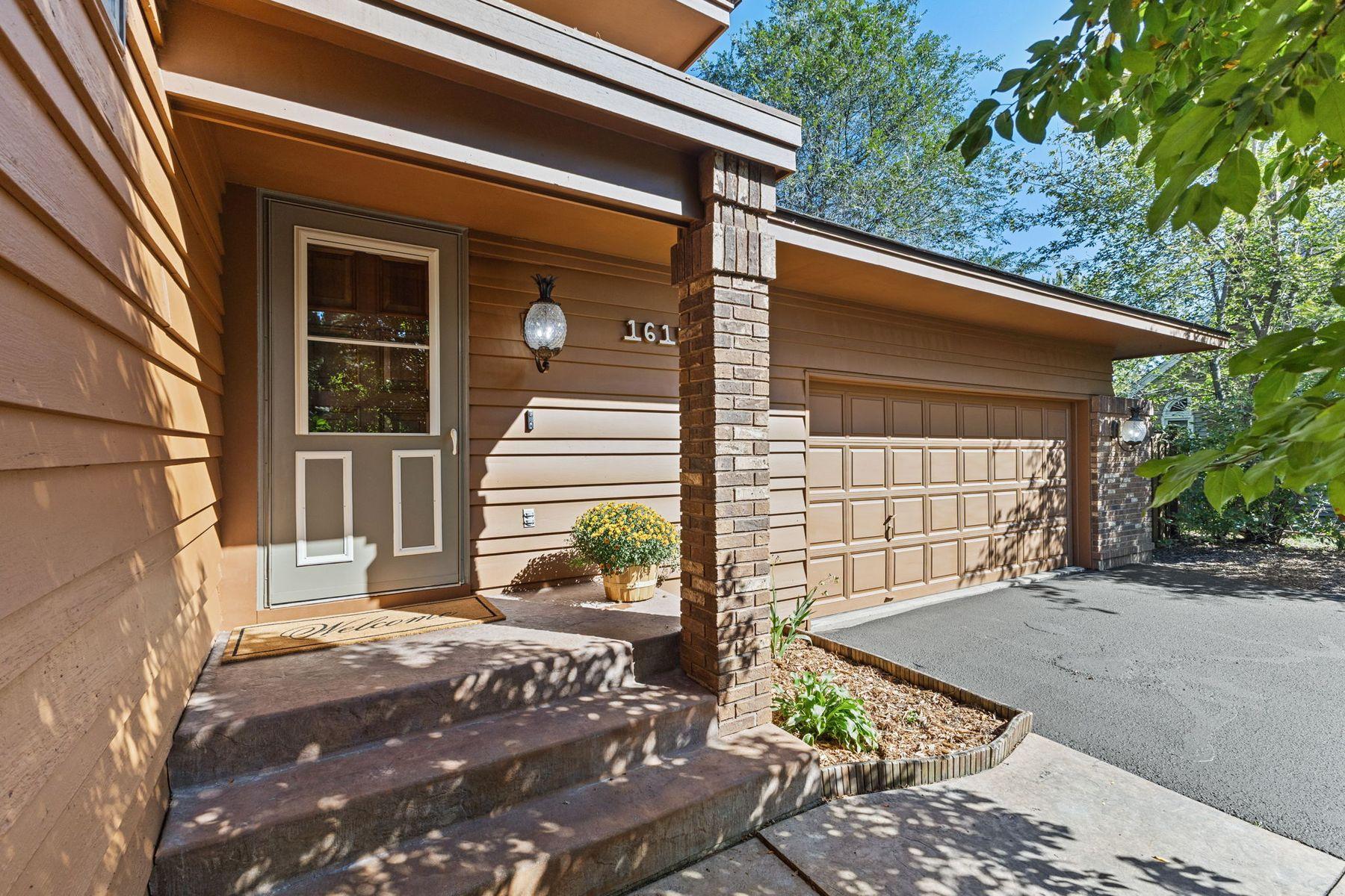 1615 Laurel Ave Front Porch with brick pillars