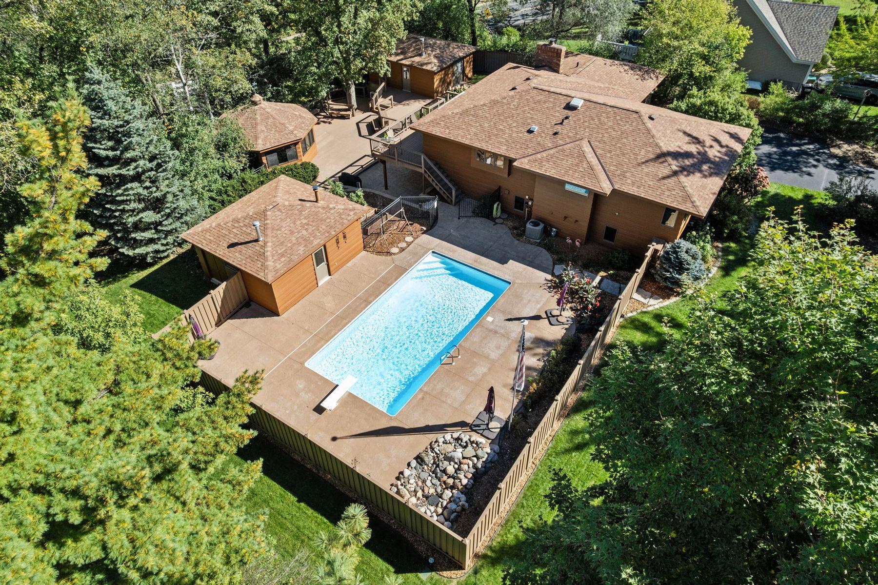 1615 Laurel Ave Resort Oasis in your own backyard