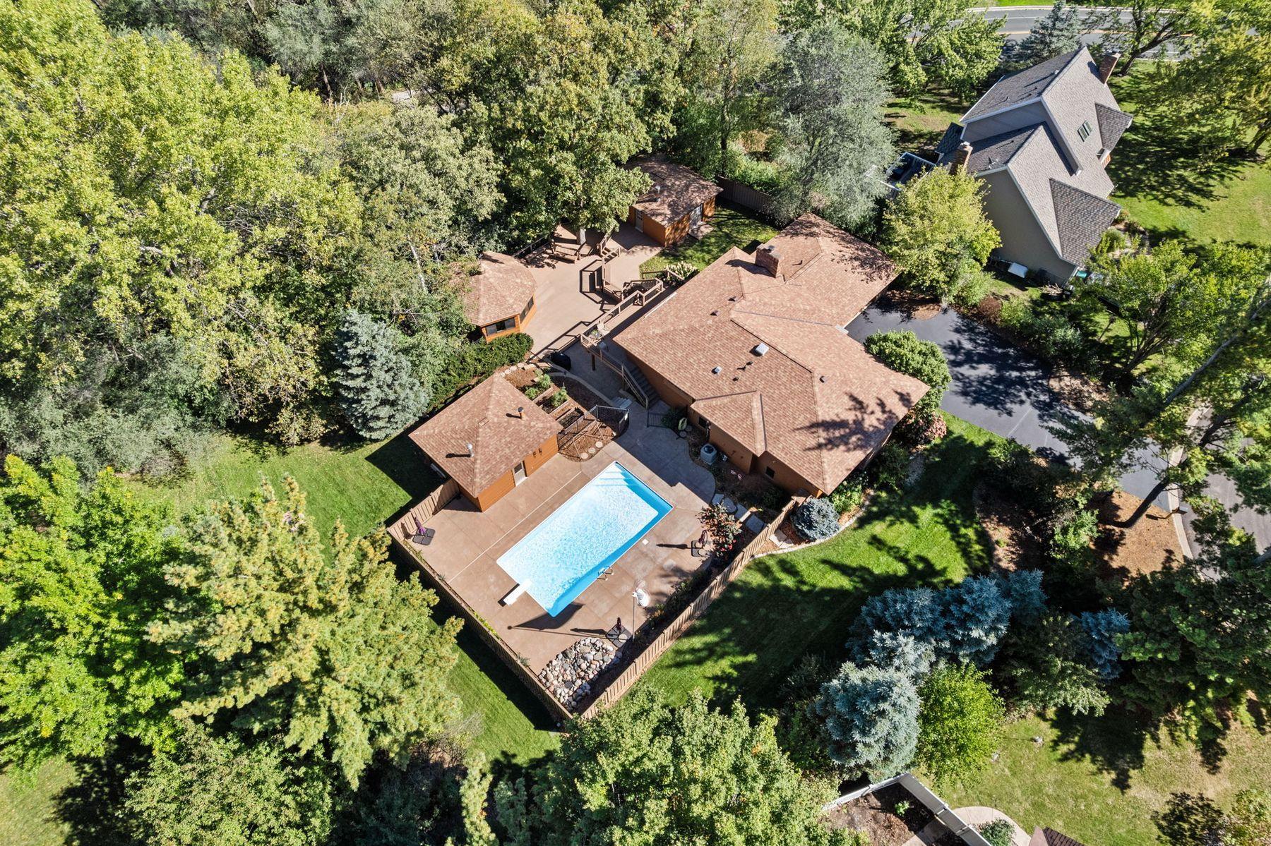 1615 Laurel Ave Birds eye view of the property