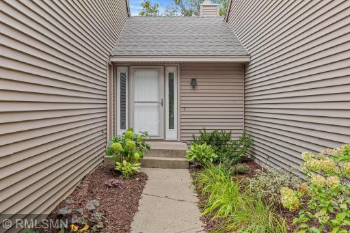 453 Hunter Hill Road, Hudson, WI 54016