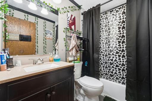 1321 Fireside Drive NE, Fridley, MN 55432