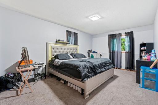 1321 Fireside Drive NE, Fridley, MN 55432