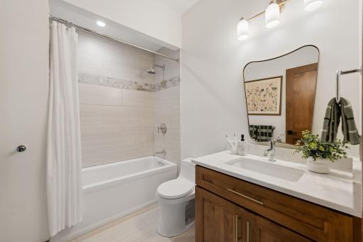 609 Callahan Place, Mendota Heights, MN 55118