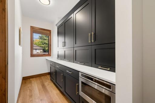 609 Callahan Place, Mendota Heights, MN 55118