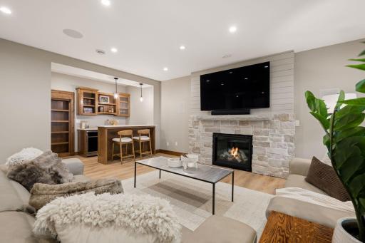 609 Callahan Place, Mendota Heights, MN 55118