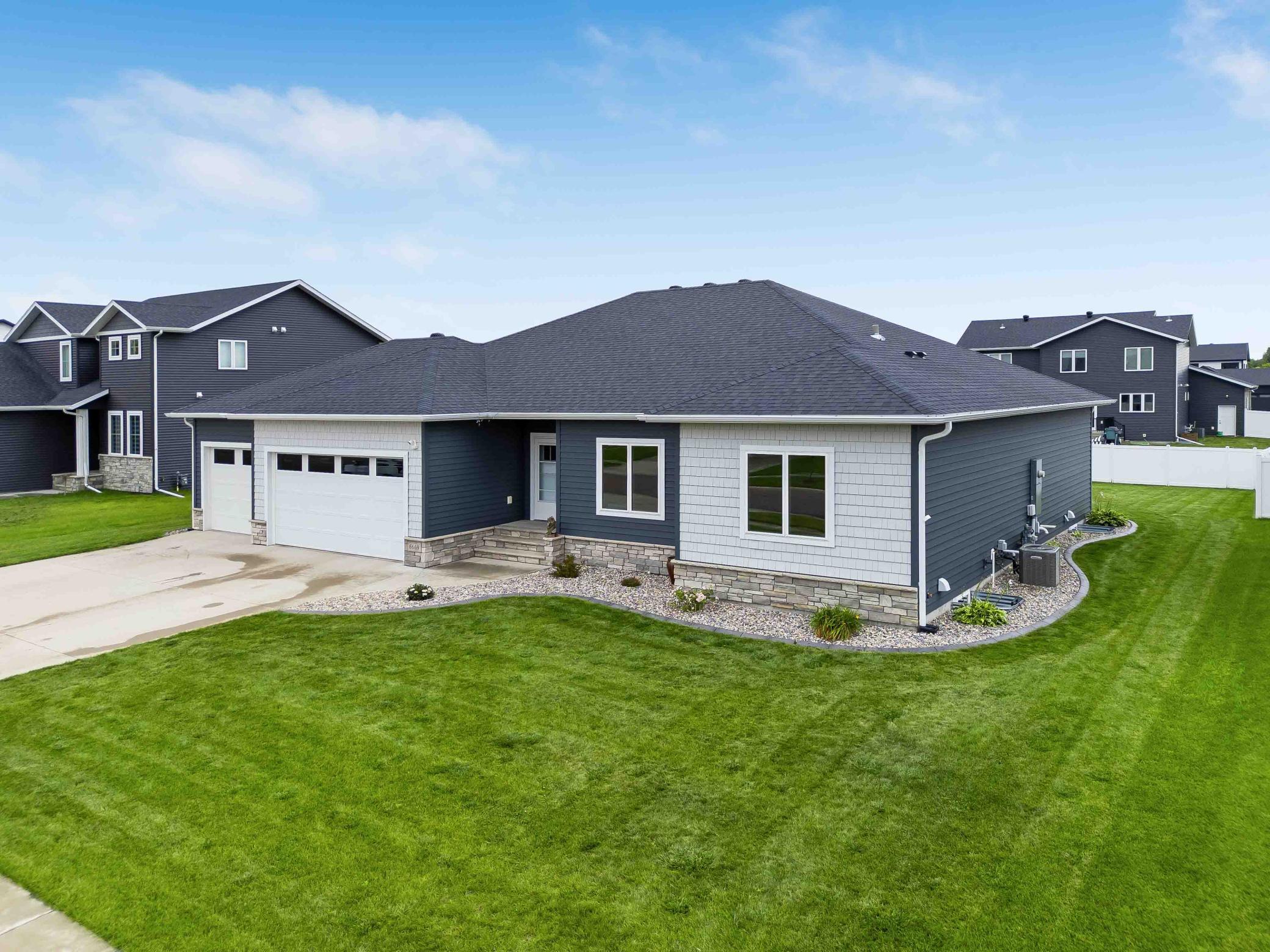 Property photo for 6669 55th Avenue S, Fargo, ND 58104