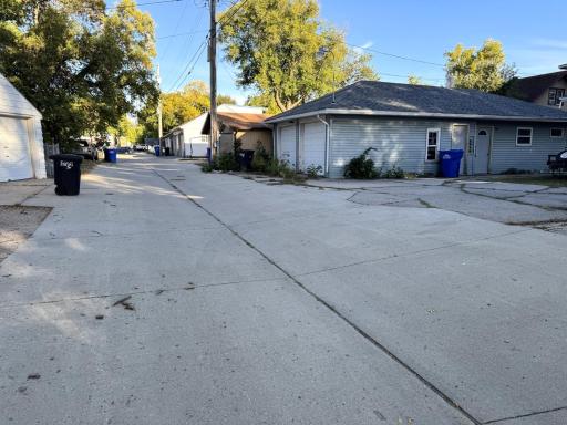 Concrete alley drive