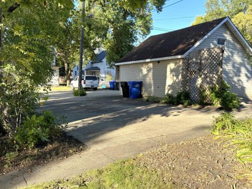 Unit 2 off street parking 2 spaces