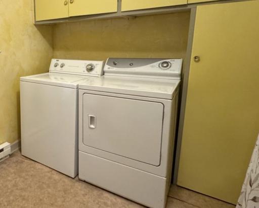Unit 1 Washer dryer in bathroom