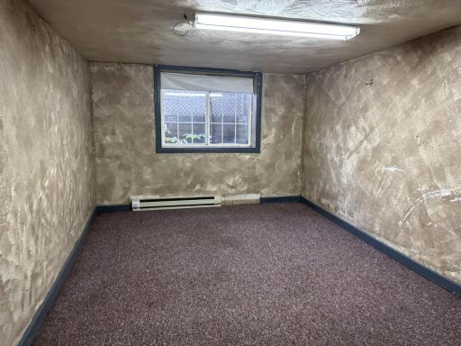 Abandoned lower unit- great for shop