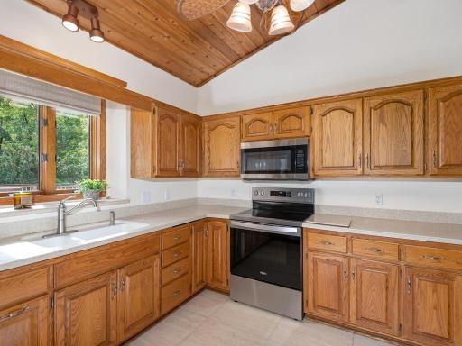 440 83rd Avenue NW, Coon Rapids, MN 55433