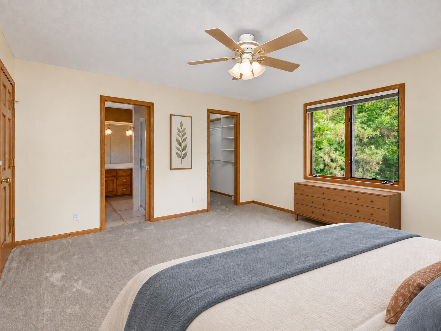 This image has been virtually staged with digitally added furniture and décor. Refer to the unstaged photos and an in-person showing for the property’s actual condition.