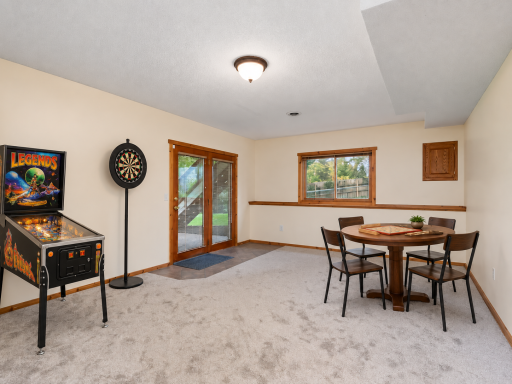 This image has been virtually staged with digitally added furniture and dÃ©cor. Refer to the unstaged photos and an in-person showing for the propertyâs actual condition.