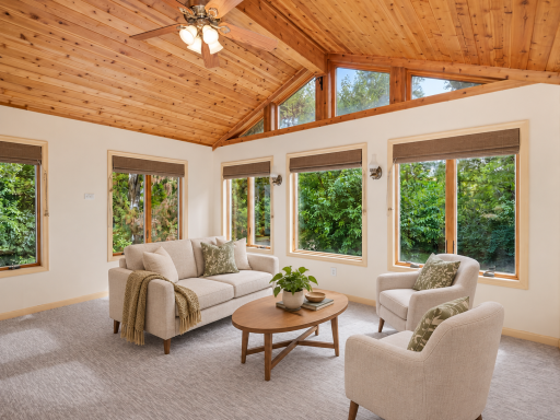This image has been virtually staged with digitally added furniture and dÃ©cor. Refer to the unstaged photos and an in-person showing for the propertyâs actual condition.