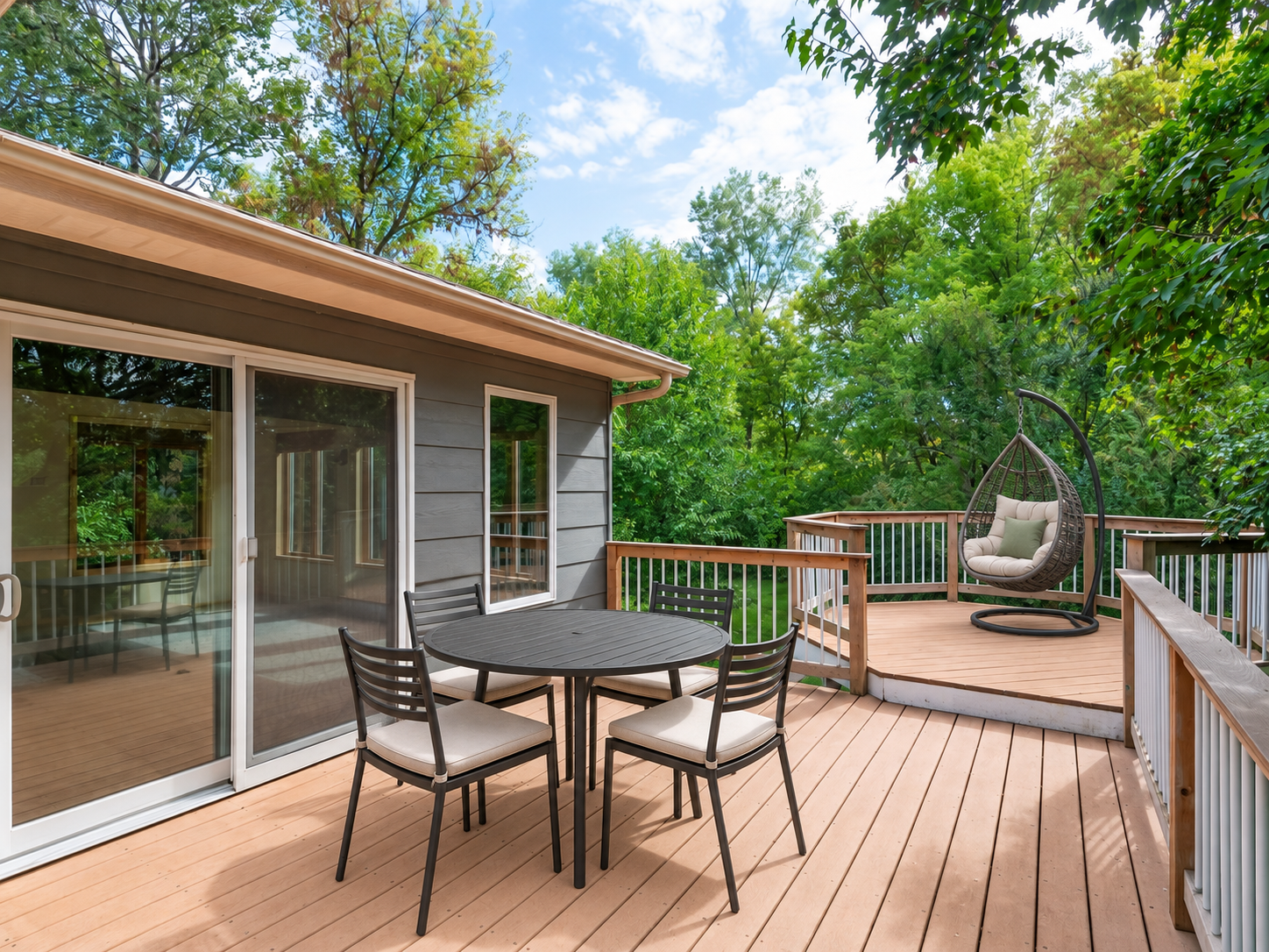 This image has been virtually staged with digitally added furniture and décor. Refer to the unstaged photos and an in-person showing for the property’s actual condition.