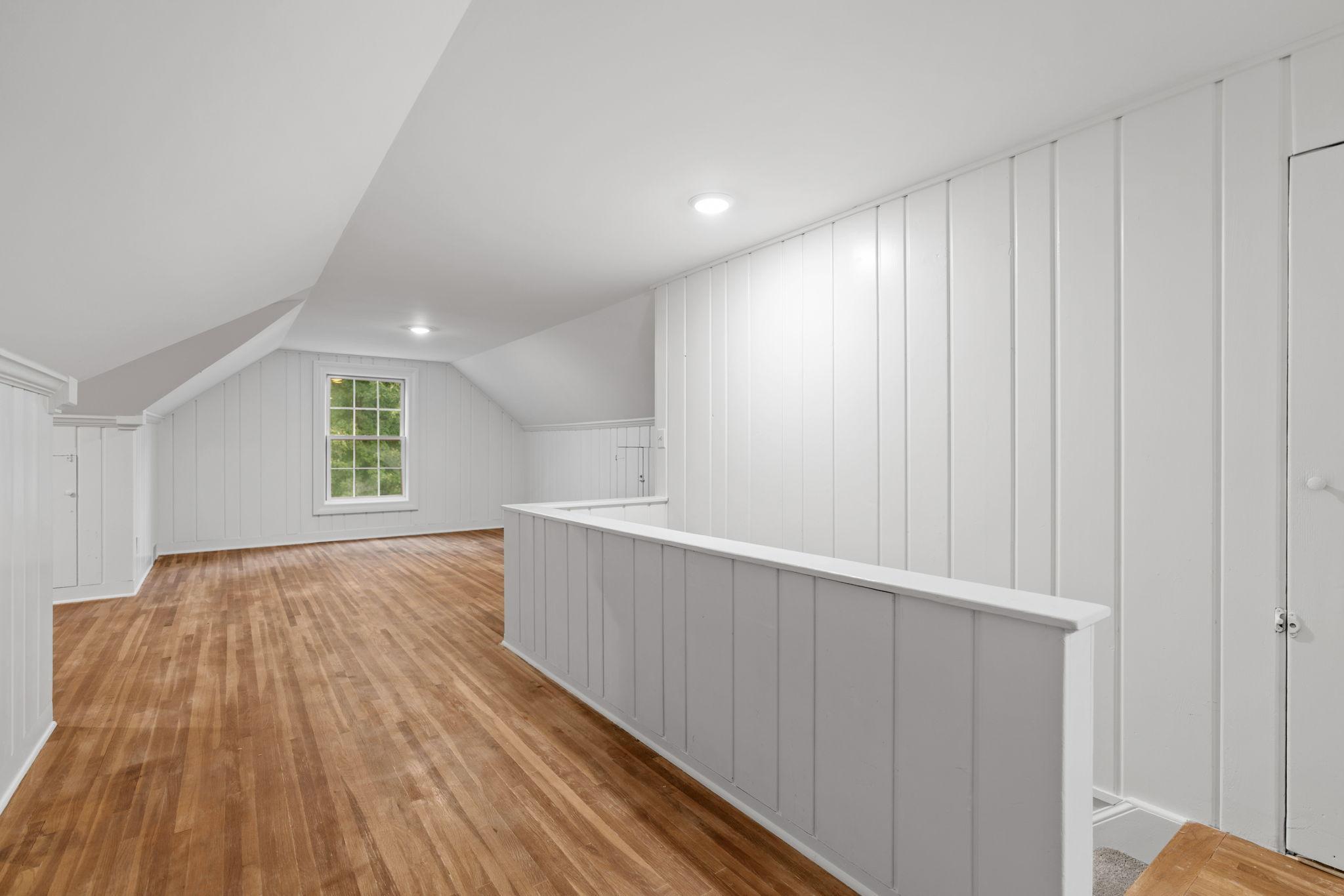 Large Bonus Room