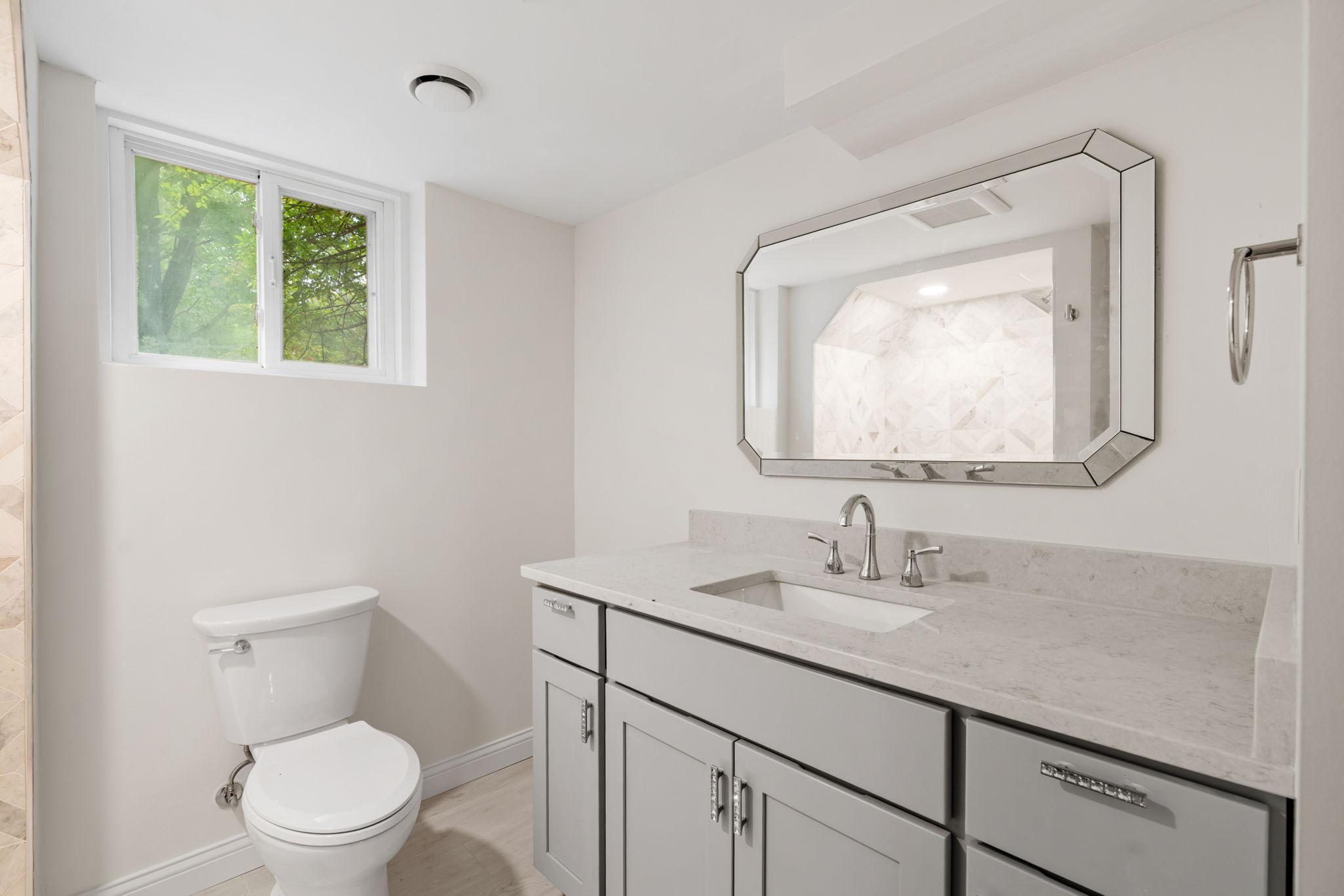 Lower level 3/4 bathroom
