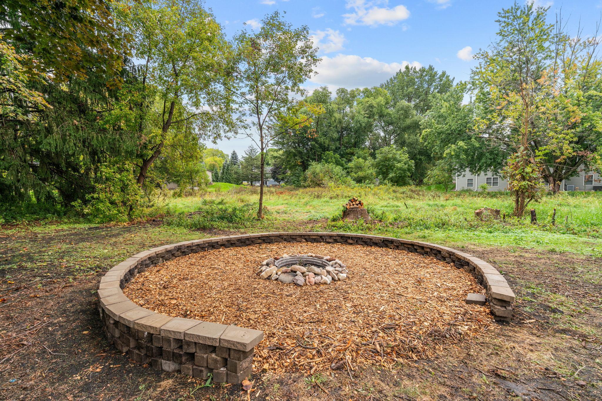 Large private lot with firepit