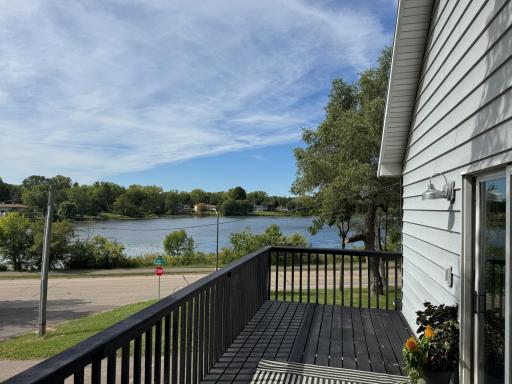 Panoramic views of lake from deck. Enjoy summer evenings high from your perch.