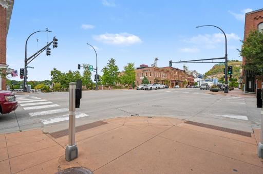 Convenient Downtown Location, Blocks from the River