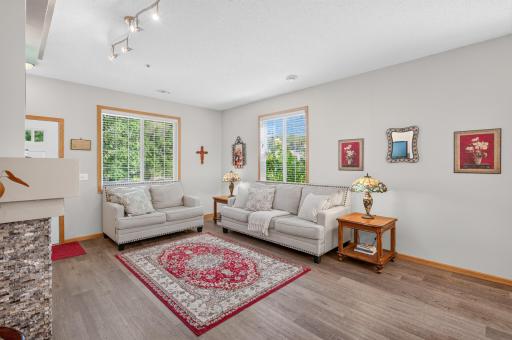 703 Maple Hills Drive, D, Maplewood, MN 55117