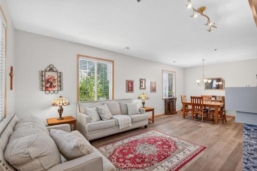 703 Maple Hills Drive, D, Maplewood, MN 55117