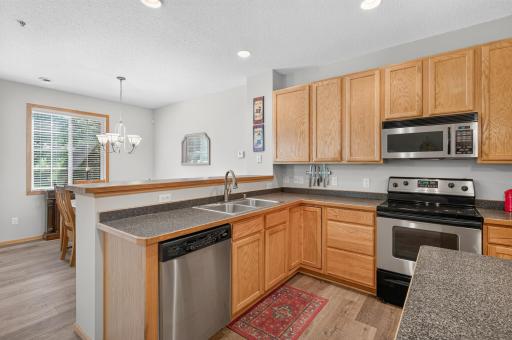 703 Maple Hills Drive, D, Maplewood, MN 55117