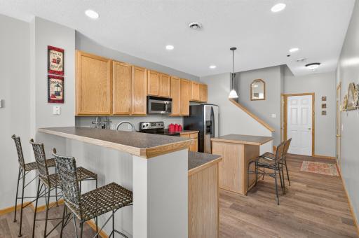 703 Maple Hills Drive, D, Maplewood, MN 55117
