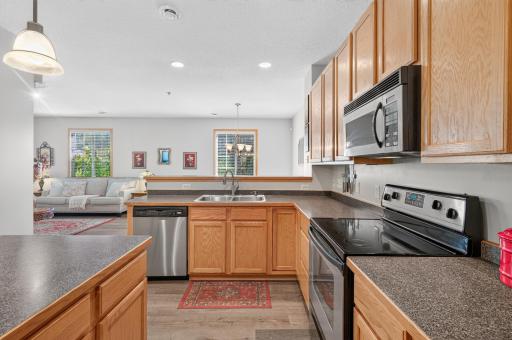 703 Maple Hills Drive, D, Maplewood, MN 55117